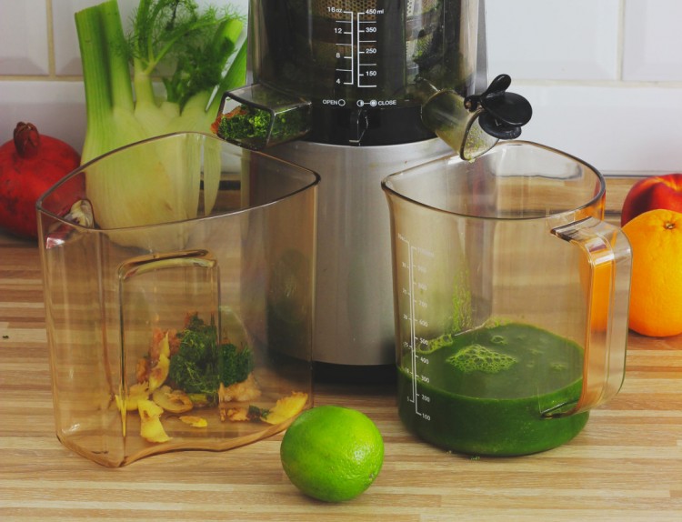 Réaliser un jus maison au gingembre et chou frisé